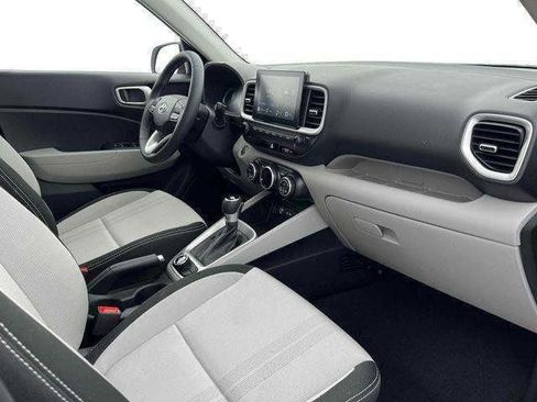 New 2025 Hyundai Venue SEL FWD image 15