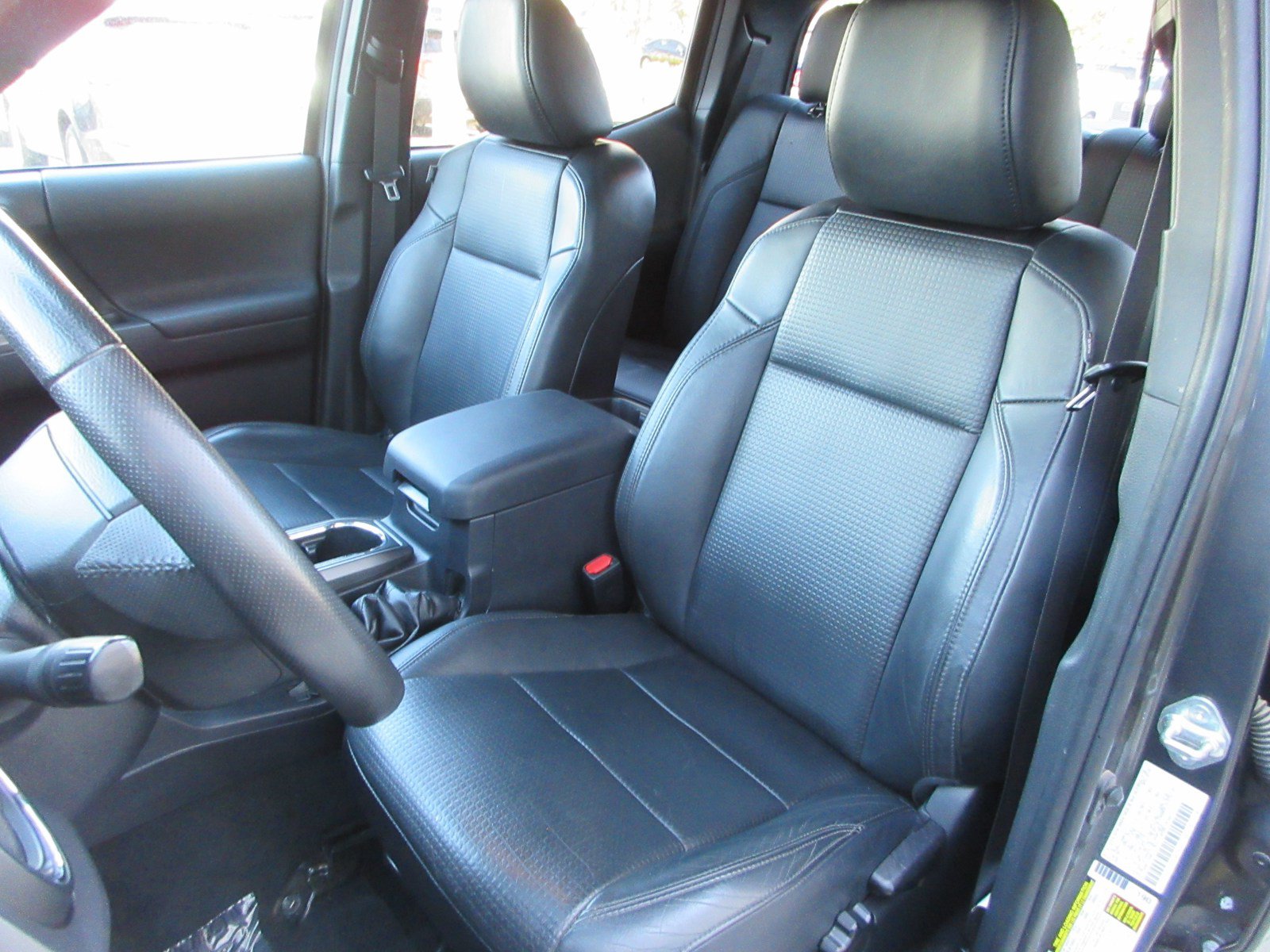 Used 2019 Toyota Tacoma TRD Off-Road AWD/4WD image 31