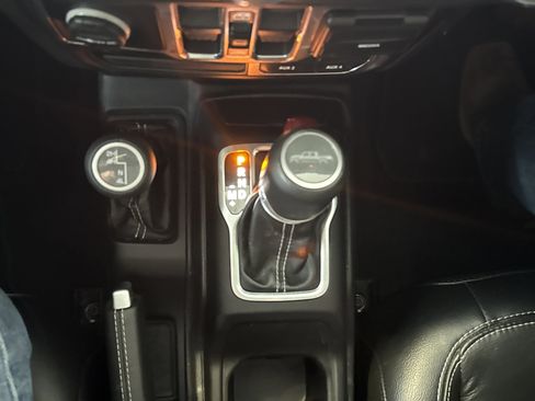 Used 2020 Jeep Gladiator Overland image 22