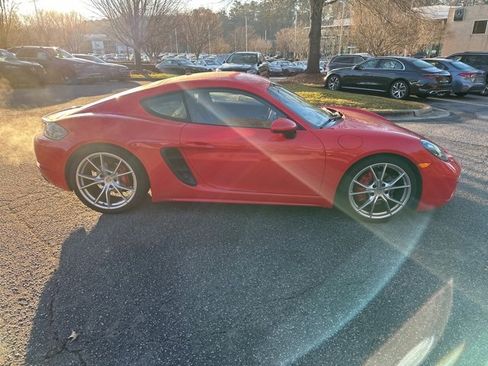 Used 2019 Porsche 718 Cayman S image 4