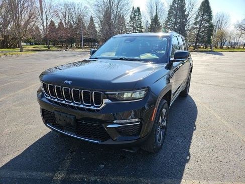 Used 2022 Jeep Grand Cherokee Limited 4xe w/ Luxury Tech Group II image 2