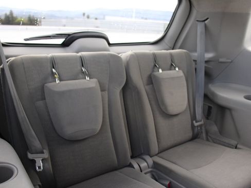 Used 2011 Toyota Highlander 2WD w/ Tech Pkg image 16