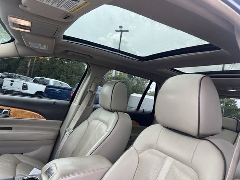 Used 2013 Lincoln MKX AWD image 3
