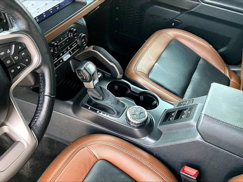 Used 2024 Ford Bronco Outer Banks AWD/4WD image 8