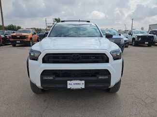Used 2025 Toyota 4Runner SR5 AWD/4WD video 3