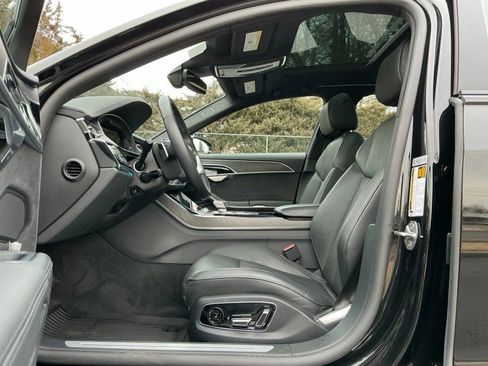 Used 2022 Audi A8 L 3.0T image 10