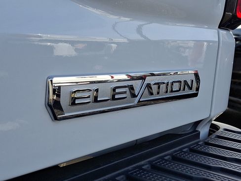 New 2026 GMC Sierra 1500 Elevation image 12