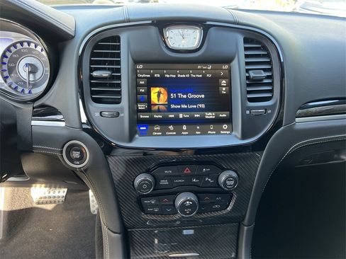 Used 2023 Chrysler 300 C image 24