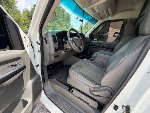 Used 2018 Nissan NV 2500 SV RWD image 25