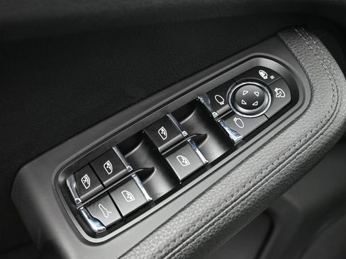 Used 2021 Porsche Macan S image 19