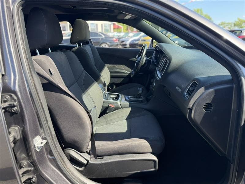 Used 2019 Dodge Charger SXT RWD image 13