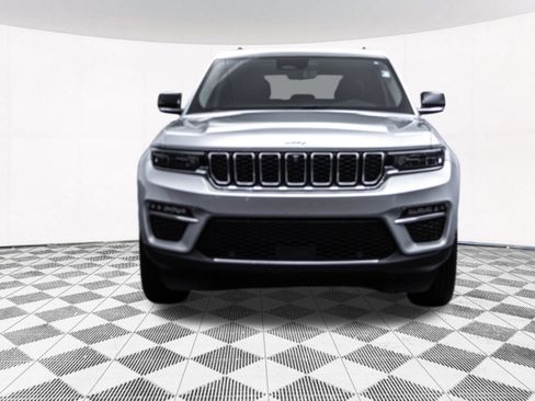 Used 2023 Jeep Grand Cherokee Limited w/ Luxury Tech Group II AWD/4WD image 15