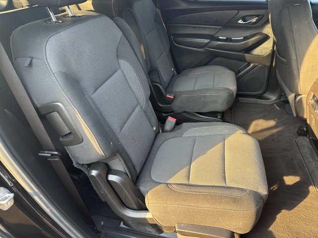 Used 2022 Chevrolet Traverse LT FWD image 17