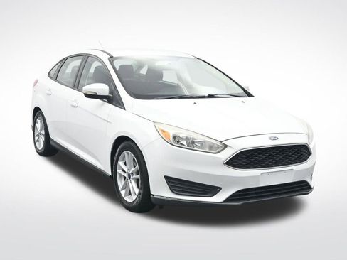 Used 2016 Ford Focus SE image 3