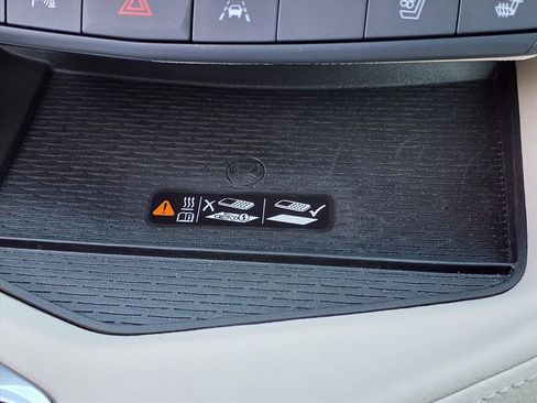 Used 2025 Cadillac CT4 Premium Luxury image 8