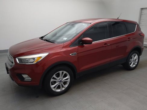 Used 2019 Ford Escape SE FWD image 2