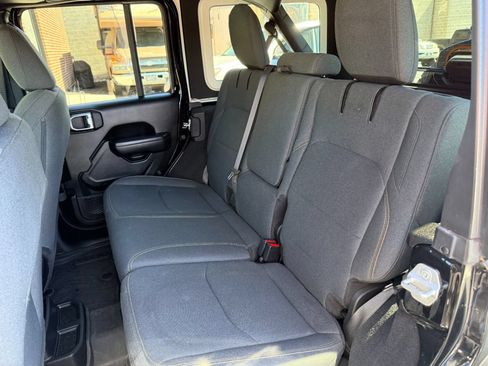 Used 2024 Jeep Wrangler Unlimited AWD/4WD image 25