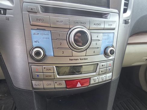 Used 2014 Subaru Outback 3.6R Limited image 18