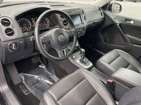Used 2016 Volkswagen Tiguan SE image 12