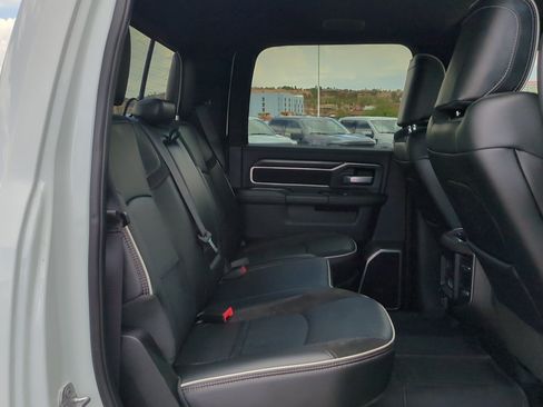 Used 2025 RAM 2500 Laramie AWD/4WD image 30