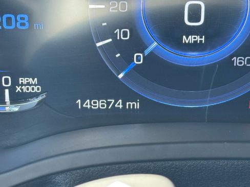 Used 2017 Cadillac Escalade Luxury AWD/4WD image 5
