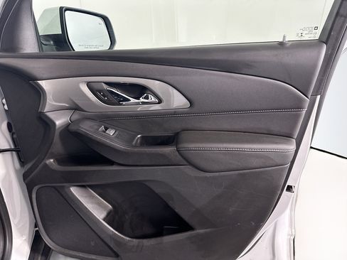 Used 2023 Chevrolet Traverse LT image 35