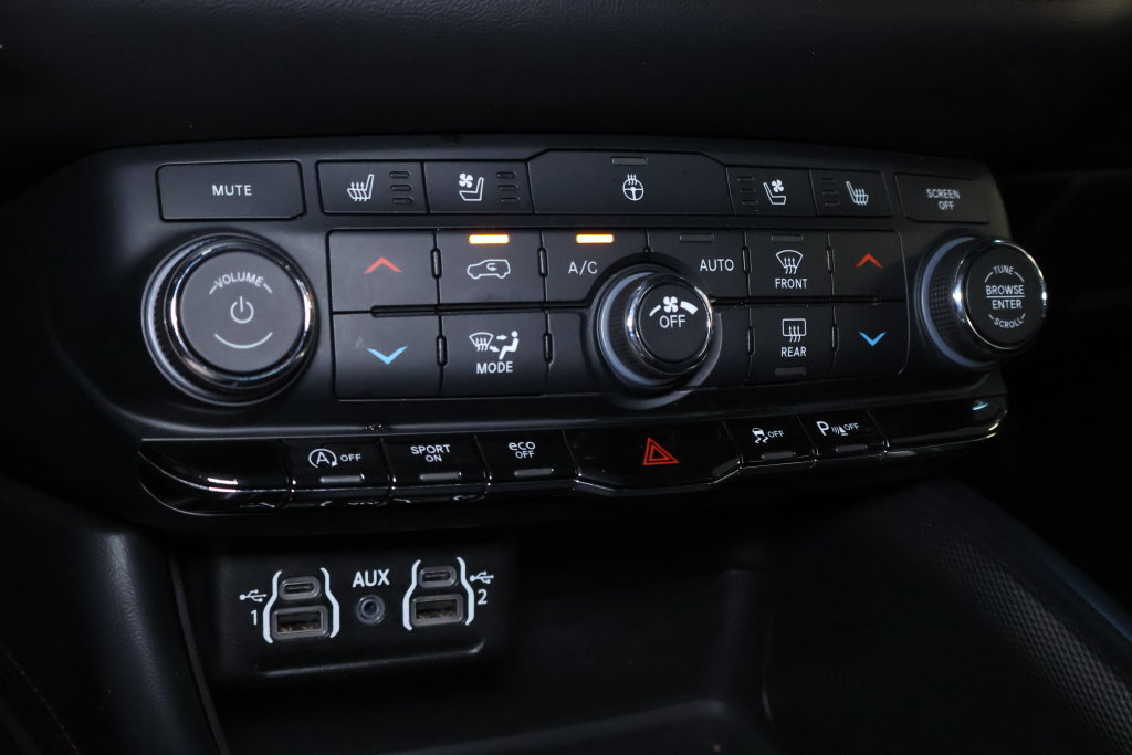 Used 2024 Dodge Durango GT AWD/4WD image 34