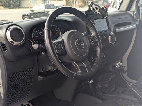 Used 2017 Jeep Wrangler Unlimited Sahara w/ Connectivity Group image 9