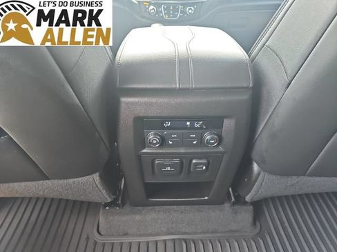 Used 2024 Chevrolet Traverse High Country FWD image 20