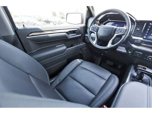 Used 2026 Chevrolet Silverado 1500 LT Trail Boss w/ LT Trail Boss Premium Package AWD/4WD image 6