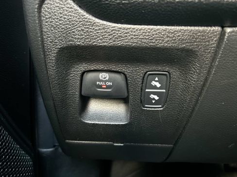 Used 2021 RAM 1500 Big Horn AWD/4WD image 14