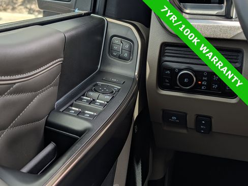 Certified 2025 Ford F250 Platinum w/ Platinum Plus Package AWD/4WD image 28