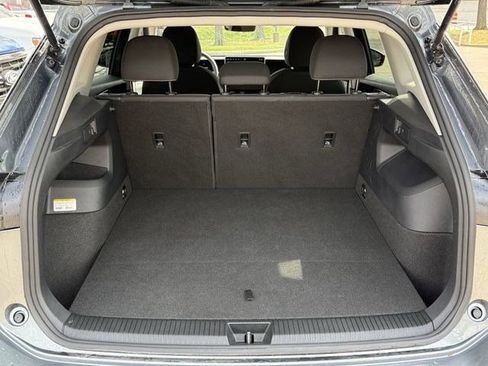 Used 2025 Volkswagen Tiguan S image 24