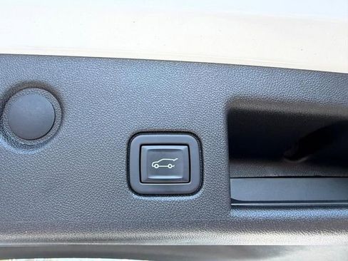 Used 2022 Chevrolet Equinox RS image 8