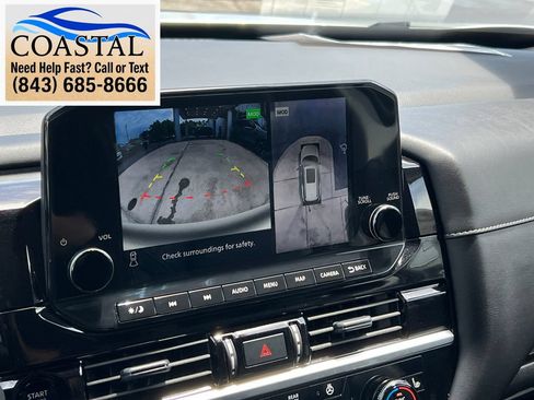 Used 2025 Nissan Pathfinder SL FWD image 40