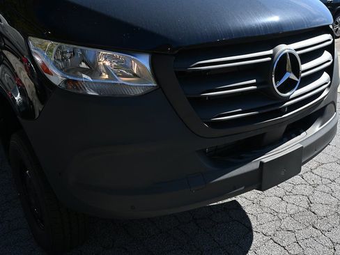 Used 2025 Mercedes-Benz Sprinter 2500 image 29