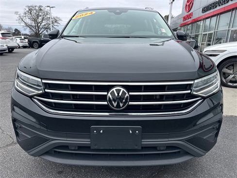 Used 2024 Volkswagen Tiguan SE image 8