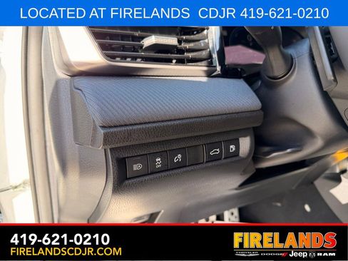 Used 2025 Toyota Camry SE FWD image 20