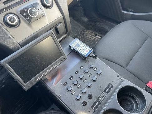 Used 2015 Ford Taurus Police Interceptor AWD image 5