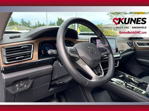 Used 2025 Volkswagen Atlas SE FWD image 14