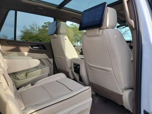 Used 2026 GMC Yukon Denali w/ Denali Reserve Package image 29