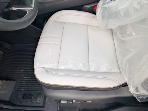 New 2026 Chevrolet Traverse High Country w/ LPO, Floor Liner Package AWD/4WD image 21