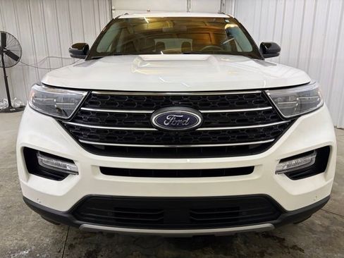 Used 2023 Ford Explorer XLT w/ Equipment Group 202A image 2