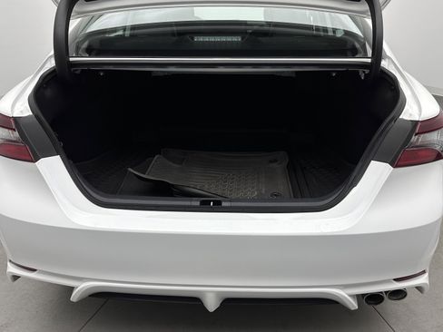 Used 2024 Toyota Camry SE image 29