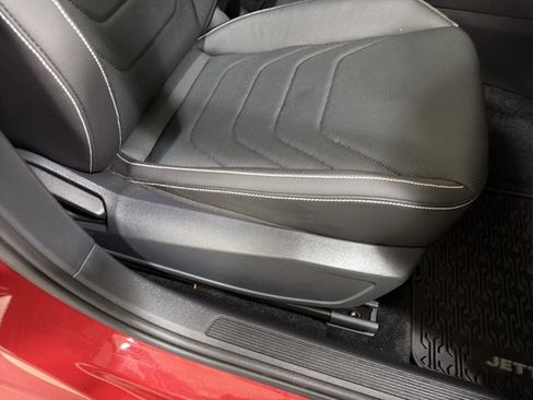 Certified 2024 Volkswagen Jetta SEL FWD image 37