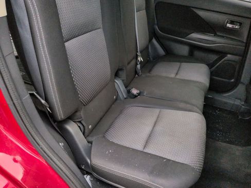 Used 2017 Mitsubishi Outlander SE image 21