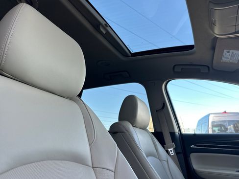 Used 2021 Buick Enclave Essence w/ Sound and Sites Package image 18