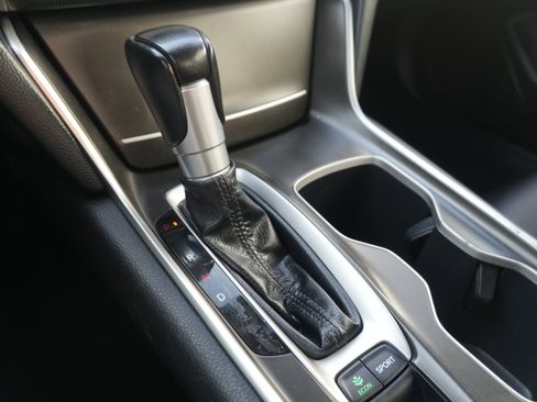Used 2018 Honda Accord Sport image 36