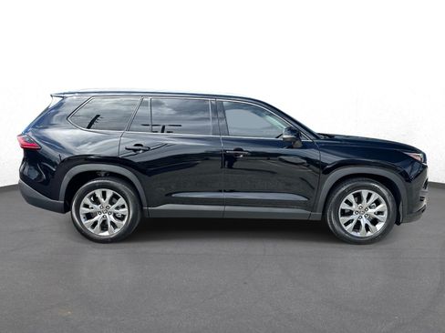 Used 2026 Toyota Grand Highlander AWD image 2