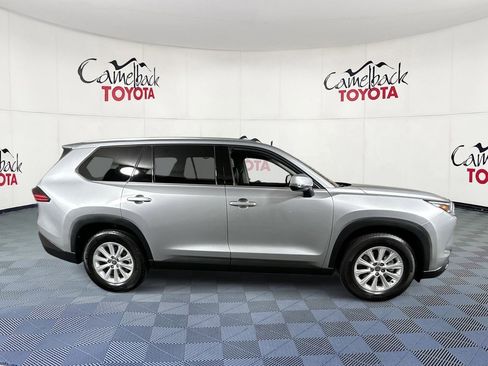 Used 2025 Toyota Grand Highlander AWD image 8